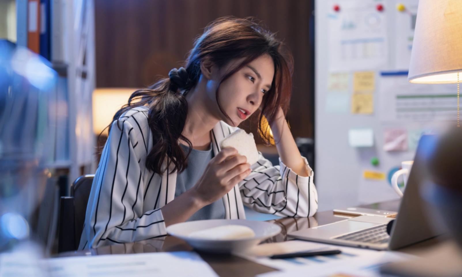 Espace d'apprentissage moderne avec ressources pédagogiques pour la formation budgétaire